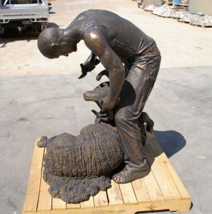 Shearer in Bronze 6ft (JR 110072)