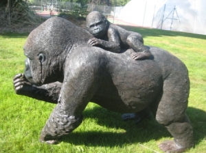 Gorilla with Baby (JR 100050)