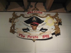 Sign Pirates Bay Single Sided (JR R-076)