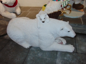 Polar Bear with cub (JR 160060)