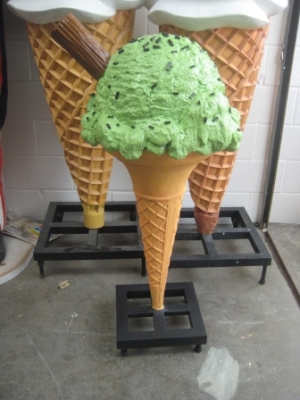 Standing Sugar Cone with Flake Mint Choco Chip (JR SSSCWF4-M)
