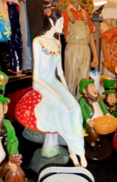 Fairy Sitting on Mushroom (JR 140064) - Thumbnail 03