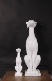 Greyhound Sitting -Primer -JR 170104P