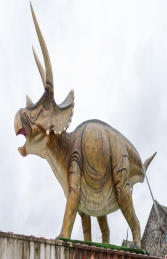 Giant Triceratops (JR 140098) - Thumbnail 02