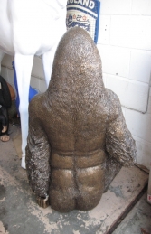 Gorilla sitting in Bronze (JR 090009b) - Thumbnail 02