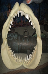 Shark Jaws Medium (JR 2458) - Thumbnail 01