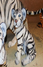 Tiger Cub sitting down - Siberian White (JR 110123) - Thumbnail 02