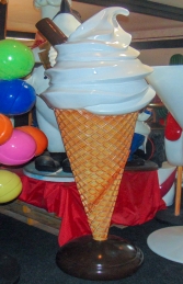 Standing 6ft Whippy Ice Cream (JR 180053P) - Thumbnail 03