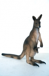 Kangaroo 2ft (JR 2402) - Thumbnail 01