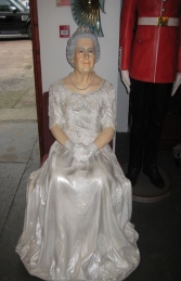 Royal Queen Figure (JR 2634) - Thumbnail 01