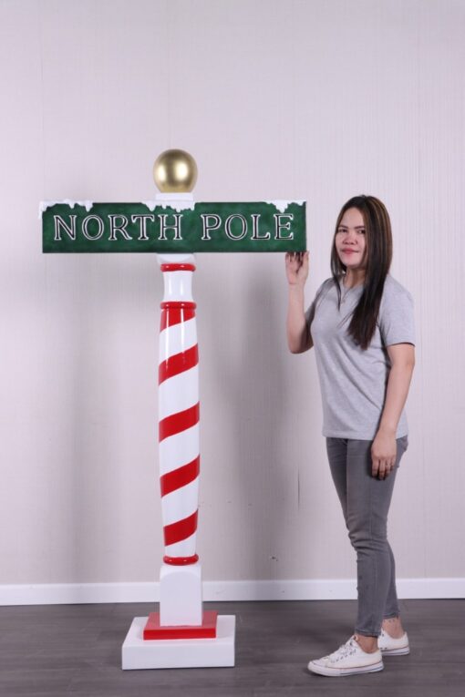 NORTH POLE SIGN  6FT JR 220124 - Image 3