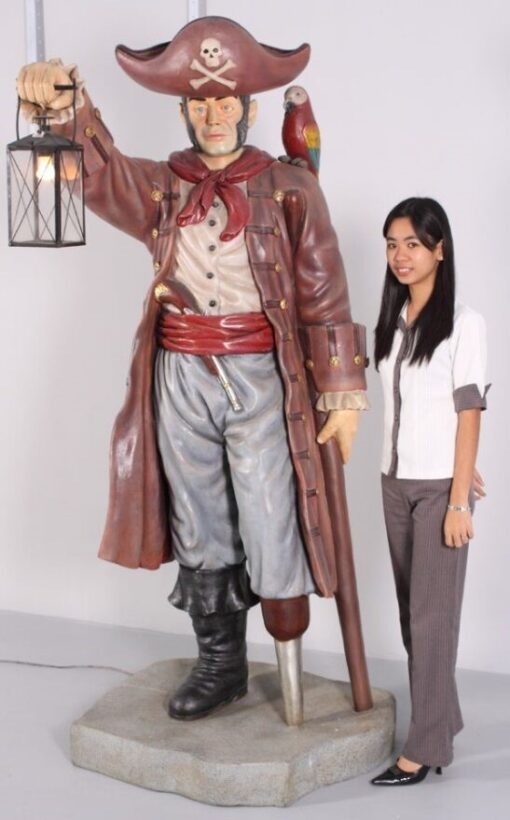 PIRATE WITH LANTERN JR 030718 - Image 3
