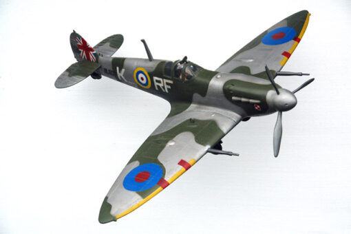 SPITFIRE MODEL AIRPLANE (Small) JR 2326