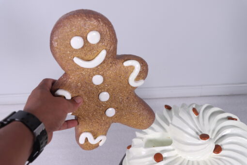 CHOCOLATE MUFFIN WITH GINGERBREAD JR 230104 - Image 2