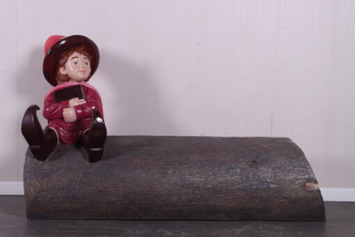 WITCH ON TREE TRUNK JR 230114